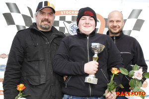 Pallen i Formel Vee Race två från vänster: Pierre Eklund, Melwin och Stefan Nilsson.