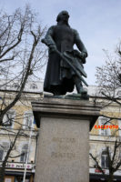 Baltzar von Platen har sin given plats som staty på torget i Motala.